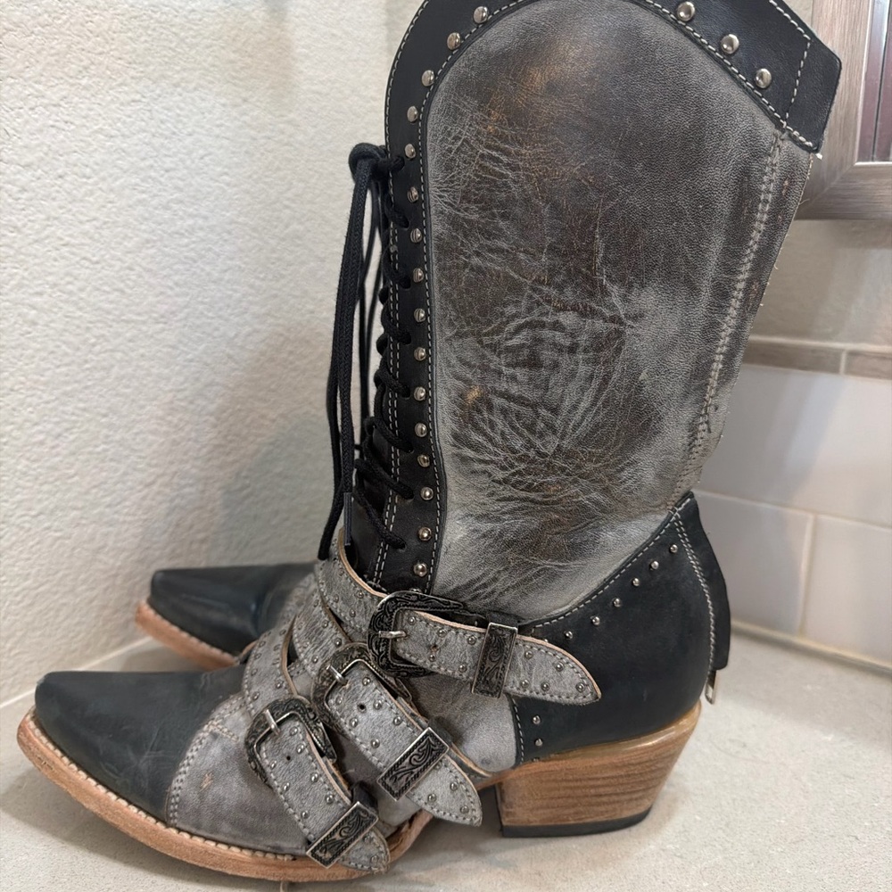 Freebird Winnie  Lace Up Boots sz 8